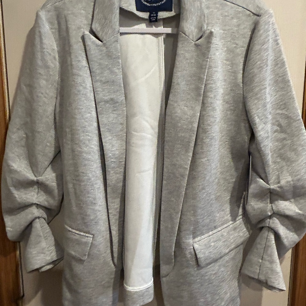 Elegant Light Gray Women's Blazer